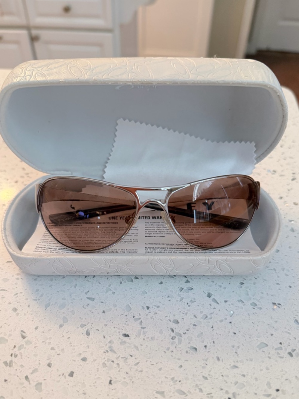 OAKLEY Aviator Sunglasses w/Rose Gold Lenses + Cloth & Case